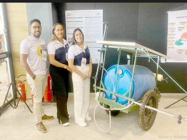 Estudantes da rede pblica desenvolvem pulverizador solar de baixo custo