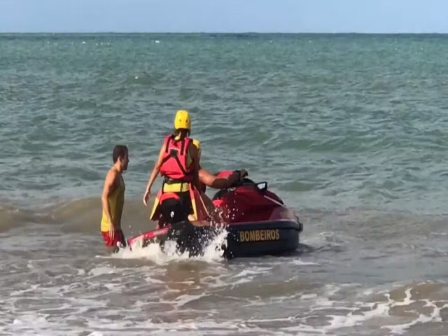 Homem morre afogado aps pular de trapiche na Praia de Pirangi, na Grande Natal