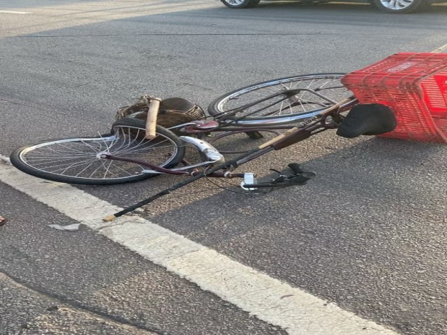 Idoso de bicicleta morre aps ser atingido por carro na BR-101 na Grande Natal