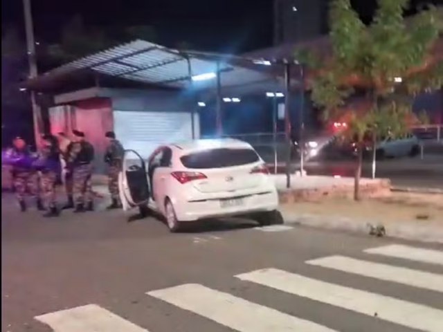 Ladres de carro em fuga provocam acidente e acabam presos em Natal