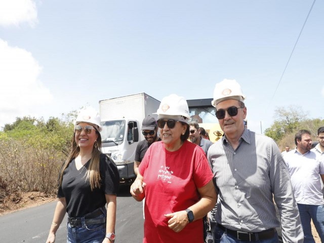 Governadora visita obras da RN-221, em So Miguel do Gostoso