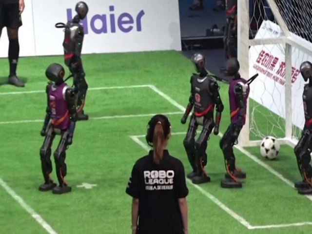 China faz primeiro campeonato de futebol entre rob�s humanoides