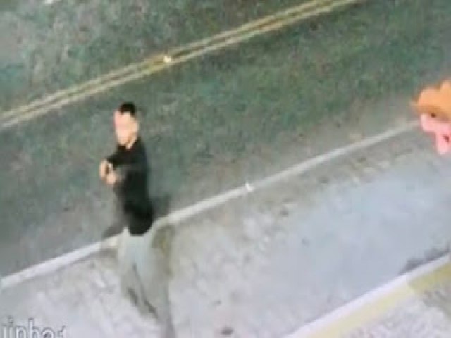 Homem em Surto � Contido em Frente ao Destacamento da Pol�cia Militar em Rodolfo Fernandes-RN