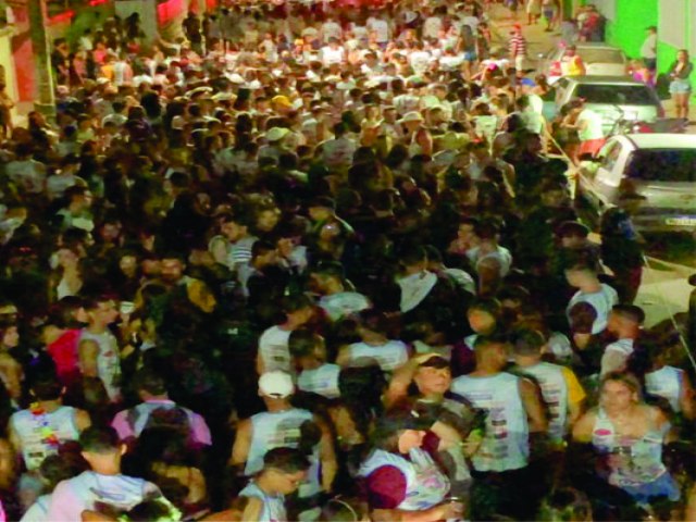 O Bloco Lenda Viva comemora 18 anos de folia com muito sucesso!