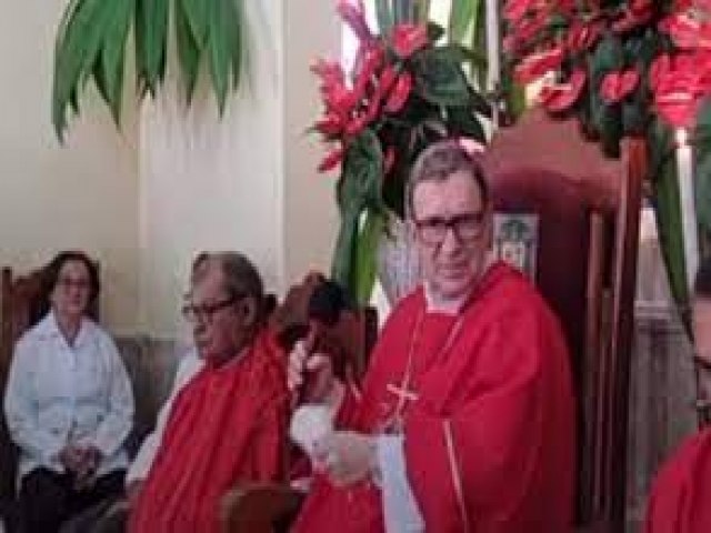 BISPO DE PENEDO, ﻿DOM VALDEMIR FERREIRA PASSA MAL DURANTE CELEBRAO DE MISSA EM TAQUARANA