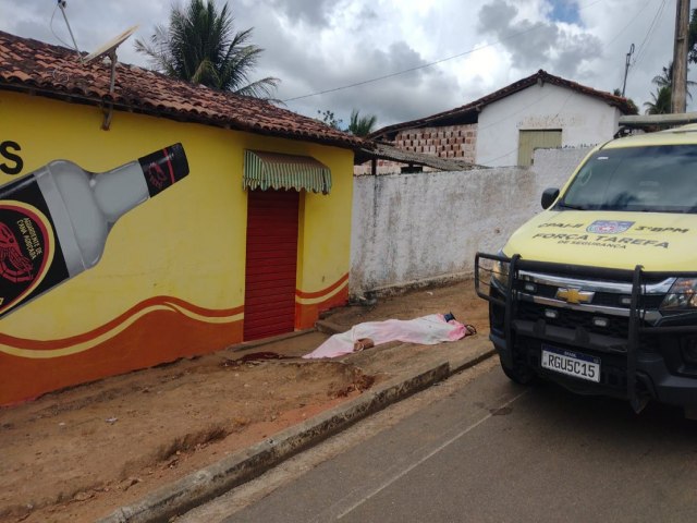 HOMEM COM PASSAGEM PELA POLCIA  EXECUTADO A TIROS NO AGRESTE ALAGOANO