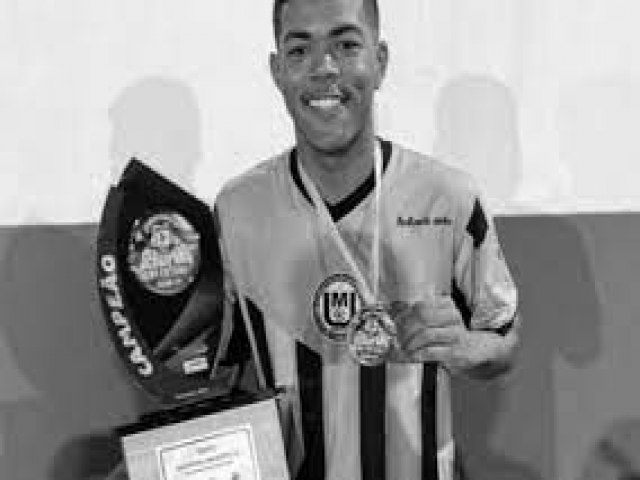 Jogador de futebol morre afogado no Rio So Francisco