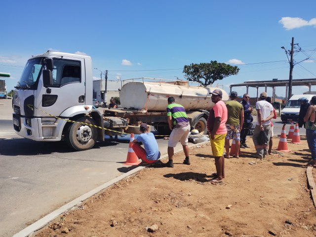 Grave acidente na AL-115 em Lagoa da Canoa no Agreste Alagoano  deixa uma vtima fatal