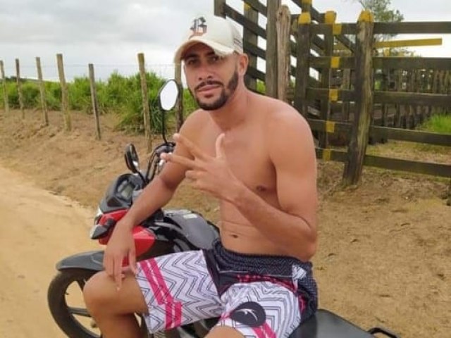 Coliso entre moto e automvel com moto aqutica rebocada deixa uma vtima fatal na rodovia de acesso a Traipu