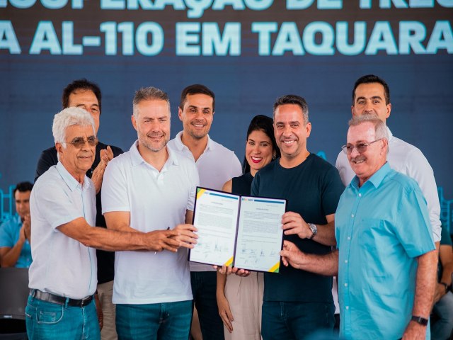 Governador Paulo Dantas assina ordem de servio para recuperao da AL 110 em Taquarana