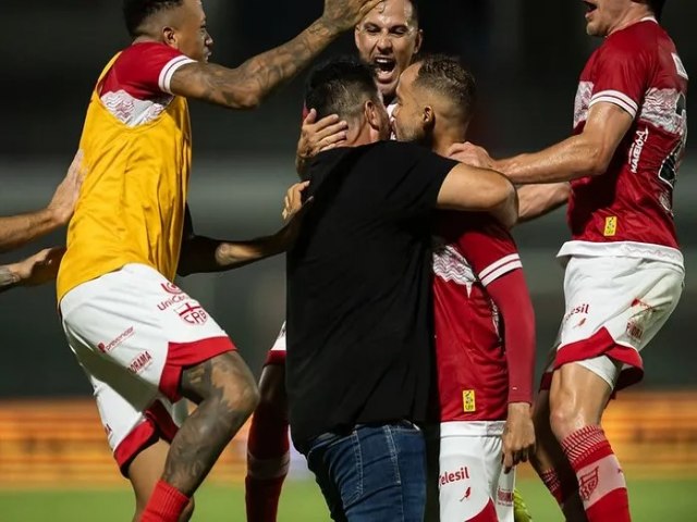 CRB vence o Figueirense no Rei Pel� e se garante na 5� fase da Copa do Brasil