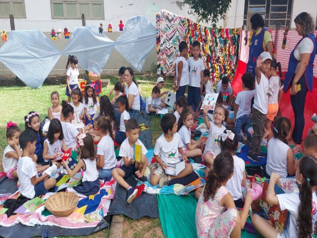 Uma Jornada Literria: Celebrando o Dia do Livro Infantil no CMEI Slvia de Queiroz