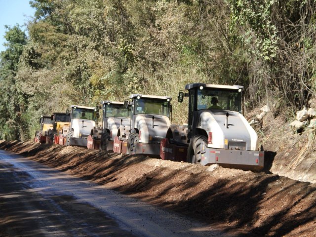 Restaurao da GO-070 avana: asfalto novo melhora trafegabilidade