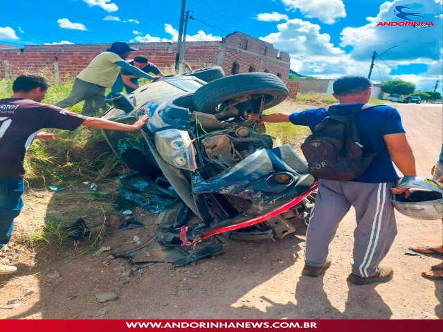 Uma pessoa fica ferida aps, carro capotar na sada do bairro de Vila Peixe Andorinha