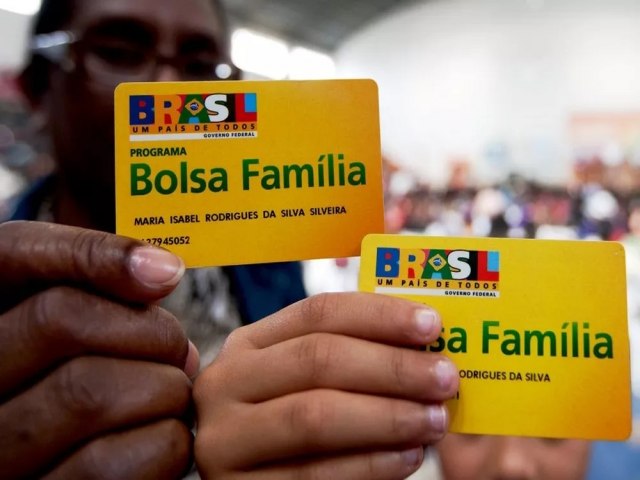 Lula lança novo Bolsa Família e pede fiscalização contra fraudes