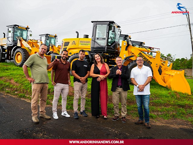 Prefeito Adilberto Vai a Salvador e Garante Nova Máquina Para Fortalecer a Zona Rural de Andorinha Prefeito Adilberto Vai a Salvador e Garante Nova Máquina Para Fortalecer a Zona Rural de Andorinha