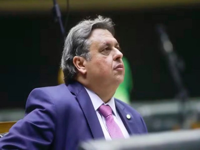 🛑 URGENTE: Deputado J�lio Arcoverde sofre acidente dom�stico e � internado em UTI em Teresina.