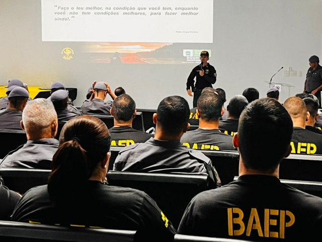 Diretor do DOF  convidado para dar uma palestra ao efetivo policial do 8 BAEP em Presidente Prudente