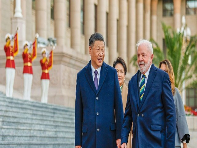 Lula e Xi Jiping assinam 15 acordos de parceria em Pequim