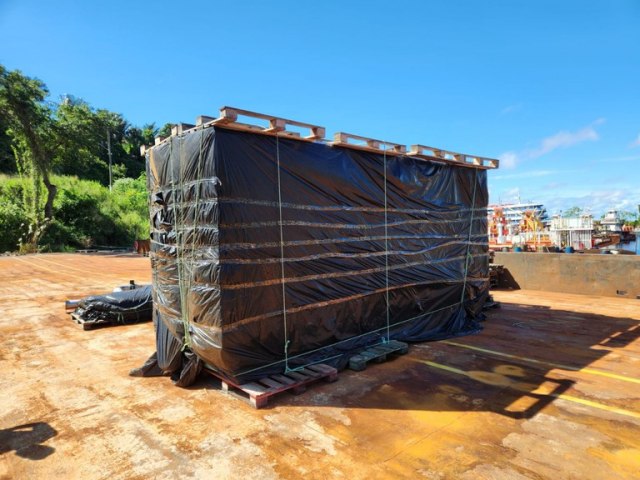 Polcia Federal e Receita Federal apreendem 17 toneladas de mercadorias em Manaus/AM