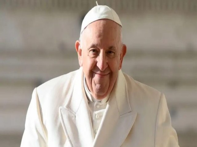Papa Francisco decide que mulheres e leigos poderão votar no próximo sínodo