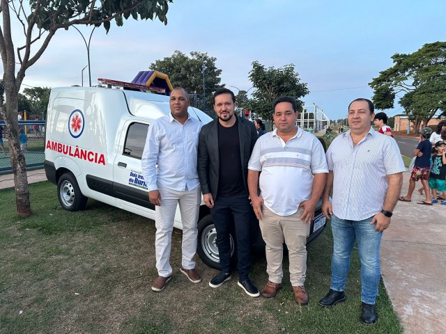 Em Dois Irmãos do Buriti, deputado Lucas de Lima entrega ambulância 0km à população 