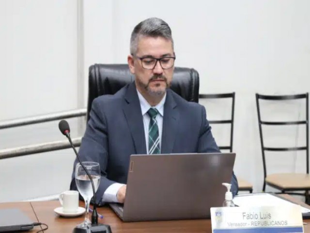 Fabio Luis solicita cópia do contrato do Fonplata