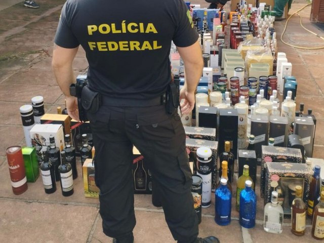 PF apreende bebidas importadas ilegalmente em Porto Alegre/RS