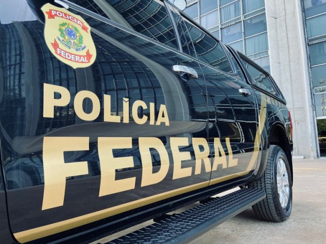 Polcia Federal, PRF e PMMT prendem caminhoneiro com mandado de priso por trfico de drogas