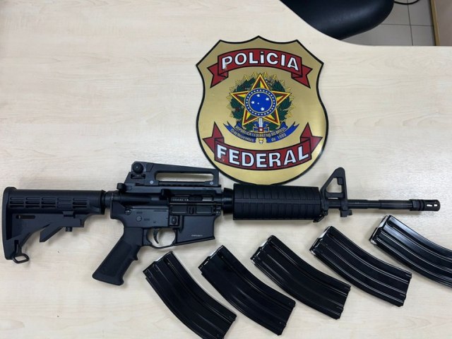Polcia Federal realiza apreenso de fuzil com carregadores no Espirito Santo