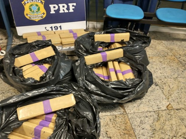 Dois homens so presos com mais de 100 quilos de maconha na Rodovia Presidente Dutra