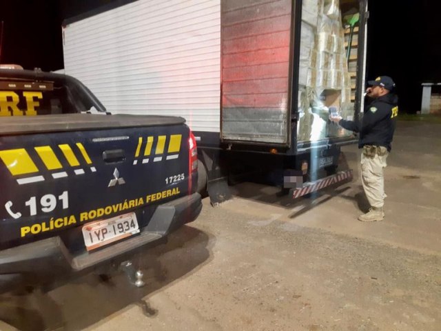 PRF prende homem com carga milionria de cosmticos em Pantano Grande/RS