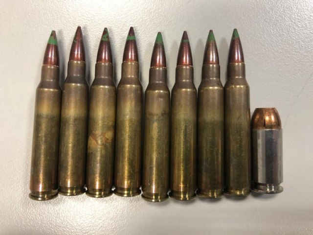 PF prende norte-americano com munies, no Aeroporto do Galeo/RJ