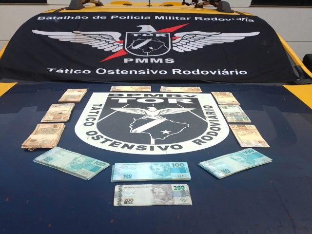 Polcia Militar Rodoviria prende indivduo por porta moeda falsa em Dourados