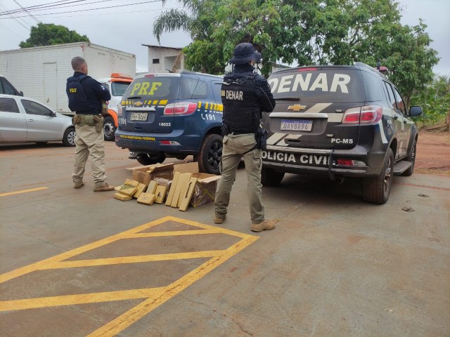 Polcias Civil e Rodoviria Federal prendem homem transportando 77kg de maconha