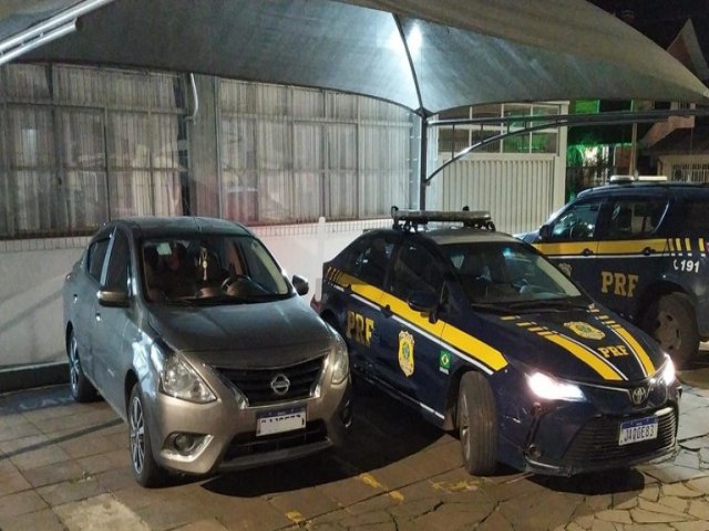 PRF recupera carro com placas clonadas em Vacaria/RS
