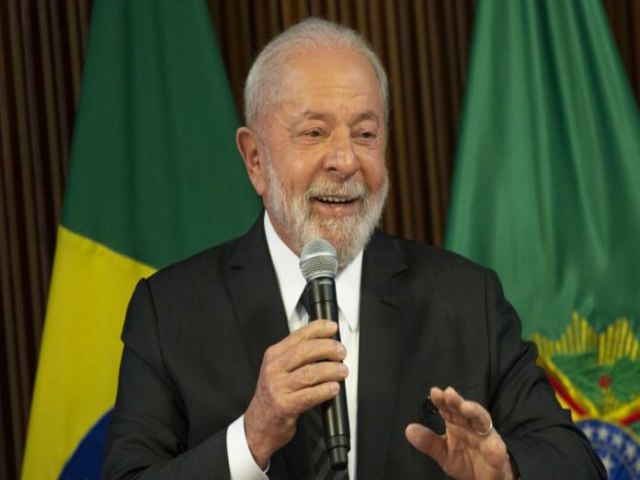 Lula sanciona hoje reajuste do salário mínimo e aumento da faixa de isenção do IR