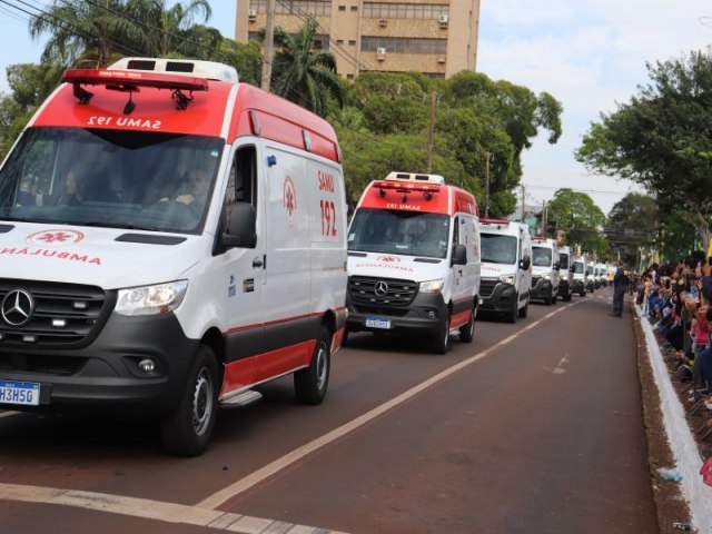 Nova frota de ambulâncias é destaque em desfile de 7 de setembro