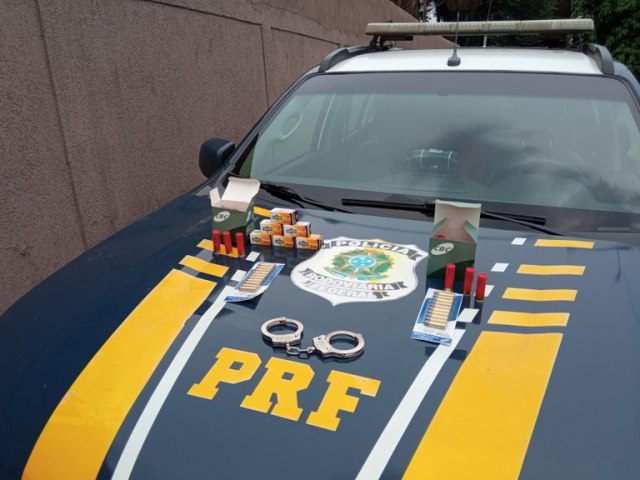 PRF apreende 370 munies de uso restrito em Araguana/TO