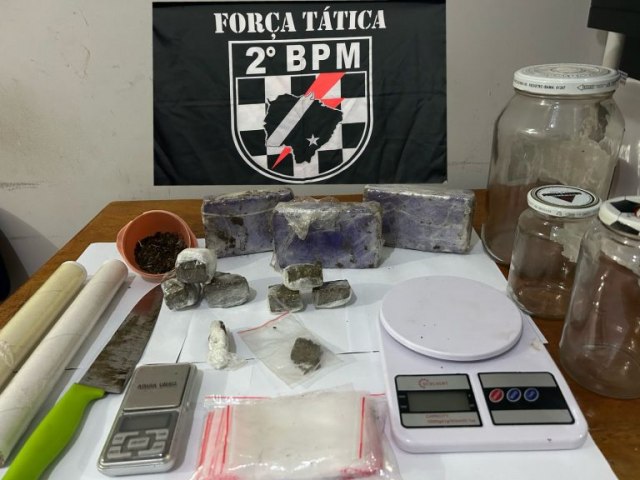 Polcia Militar de Trs Lagoas prende mulher por trfico de drogas