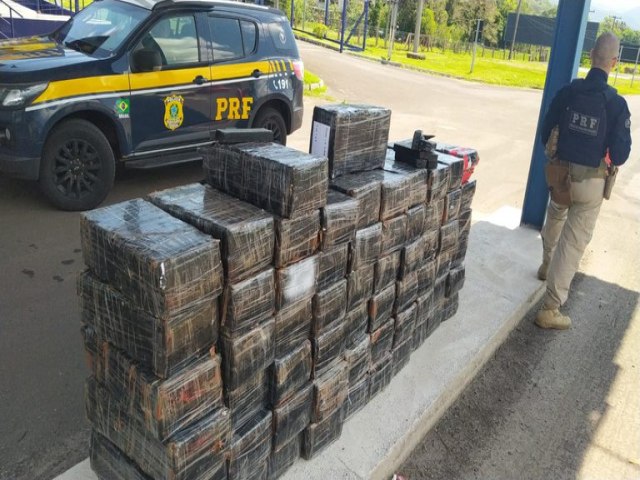 PRF prende traficante com quase 1 tonelada de maconha em Osrio/RS