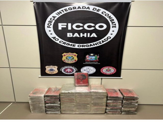 FICCO/BA apreende cerca de 70 kg de cocana em veculos que seriam utilizados para distribuio de drogas