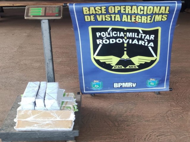 Polcia Militar Rodoviria apreende menor infrator que transportava droga em malas em uma Van de transporte de passageiro em Vista Alegre.
