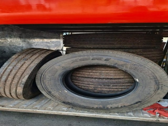 PRF apreende 10 pneus contrabandeados em Vitria da Conquista (BA)