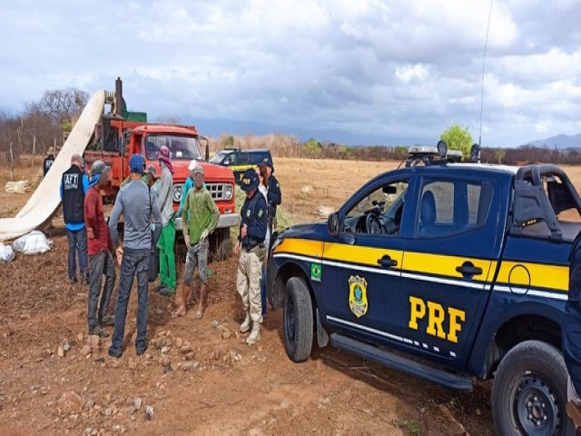 PRF participa de operao que resgatou 7 trabalhadores em situao anloga  escravido, em Pacuj (CE)