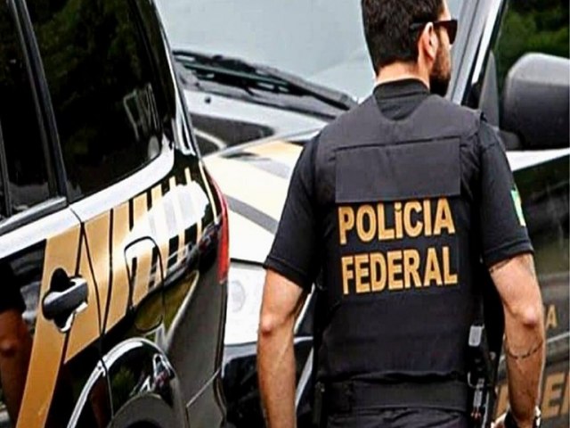 PF prende estrangeiro por posse de cocana