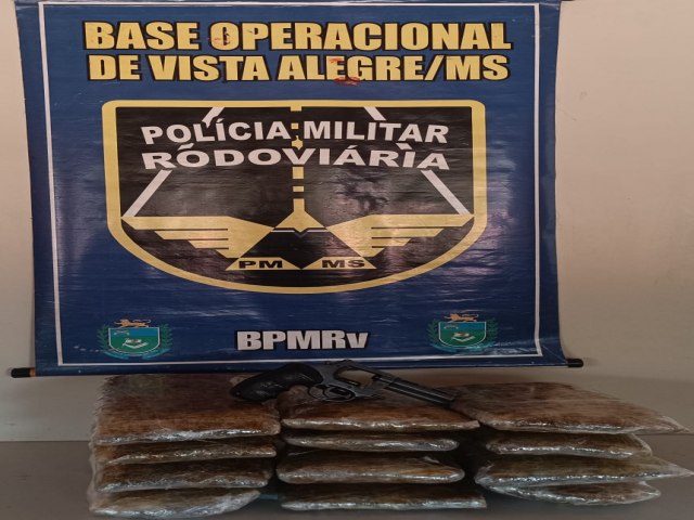 Batalho de Polcia Militar Rodoviria prende autora por trfico de drogas e porte ilegal de arma de fogo.