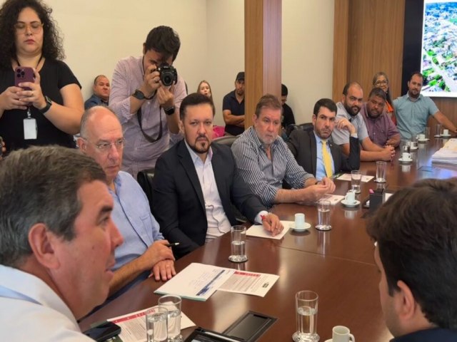 Deputado Lucas de Lima apoia a cidade de Nioaque e governador anuncia novos investimentos ao municpio