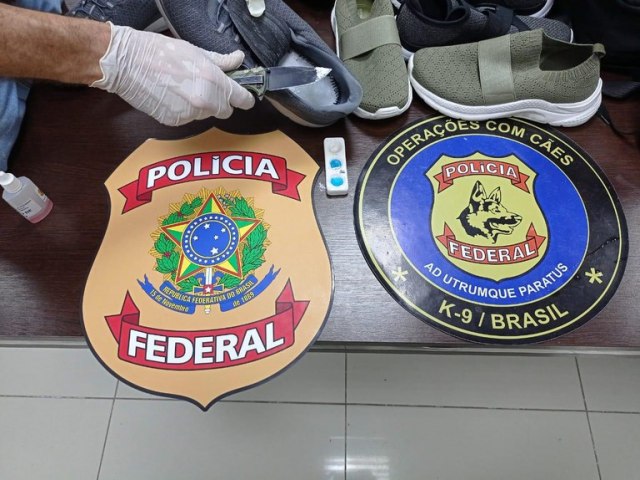 PF apreende cocana e prende passageiros por trfico internacional de drogas