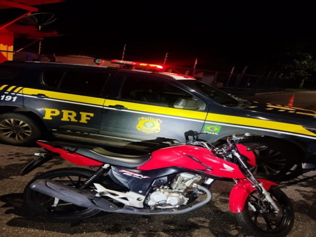 PRF localiza moto furtada ao vistoriar bagageiro de nibus na BR 365 em MG